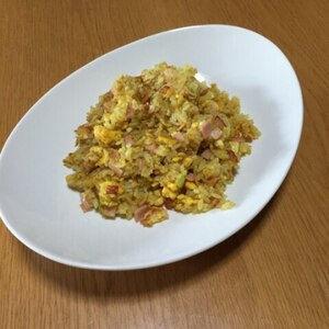 お弁当にも◎♪我が家の“カレーチャーハン”